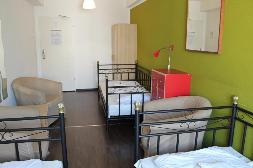 Station - Hostel for Backpackers - Triple Room With Shared Bathroom