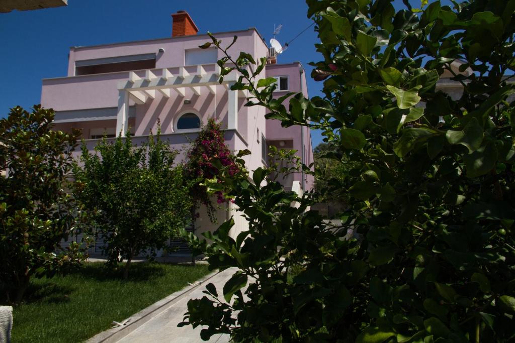 Zahrada ubytování Apartment Ika