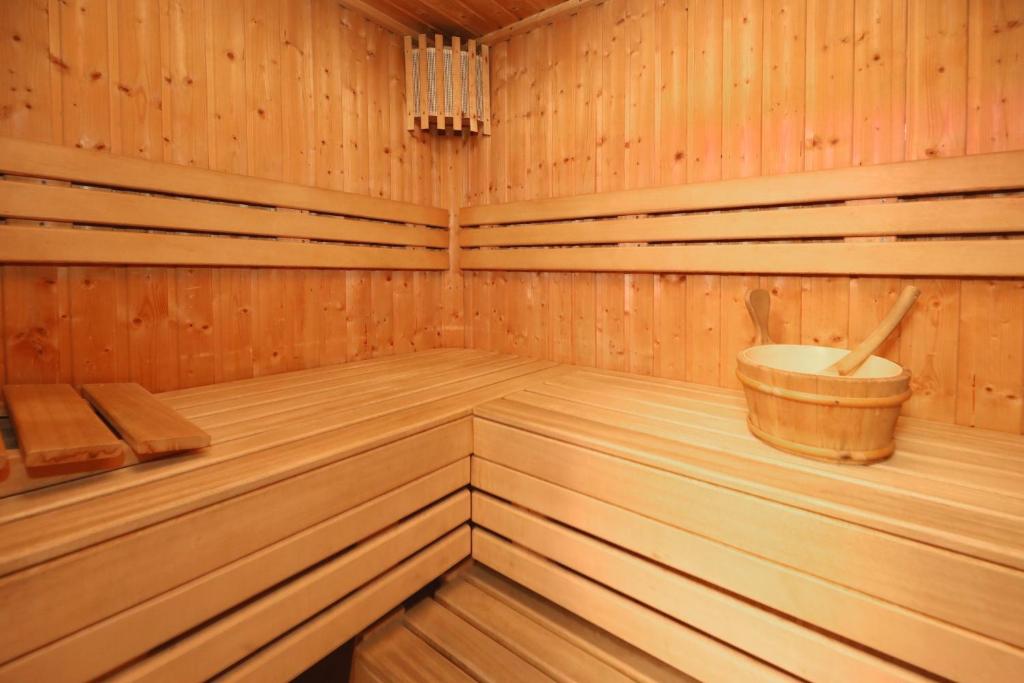 Bialy Dom Henlex Hotel Restauracja - Resim 24