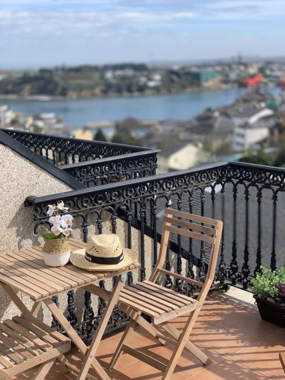 Balkón nebo terasa v ubytování MODERNO PISO CON LA MEJOR TERRAZA DE RIBADEO Y VISTAS MARAVILLOSAS