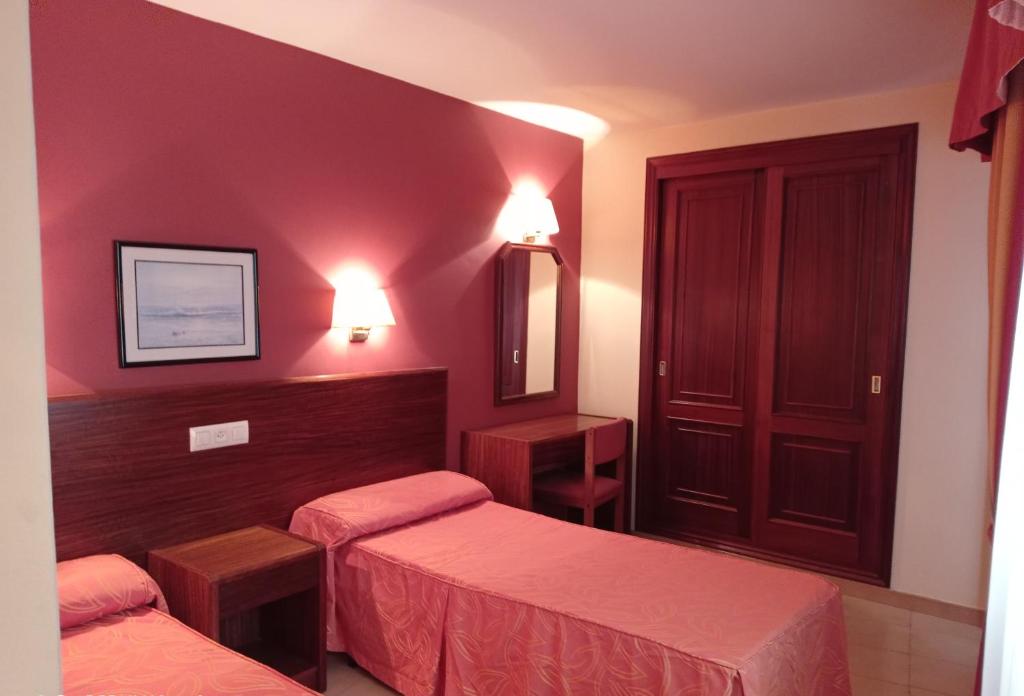 Hotel Siroco Portonovo - 室内家庭间