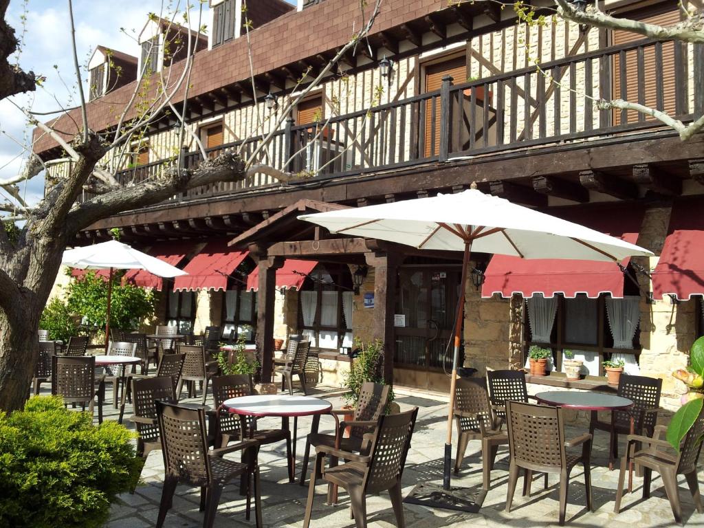 Restaurace v ubytování Apartamentos El Mirador Del Soto