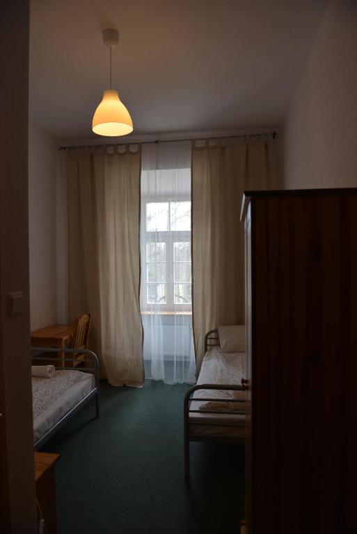 Pokoje Gościnne Domu Pielgrzyma w Supraślu - Habitación Doble Con Vistas Al Jardín