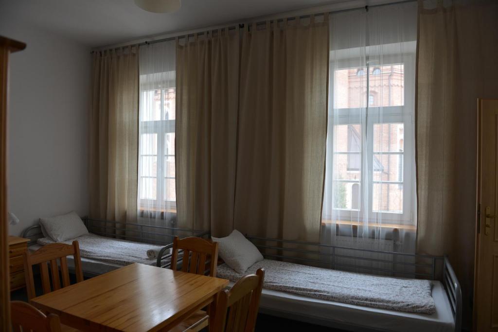 Pokoje Gościnne Domu Pielgrzyma w Supraślu - Habitación Triple Con Vistas Al Jardín