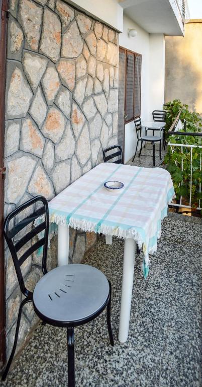 Patio alebo iná vonkajšia časť ubytovania Apartment ANICA