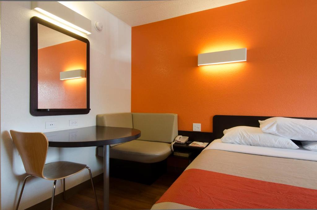 Motel 6-Gaithersburg, DC - Washington - Habitación Con Cama Extragrande - No Fumadores