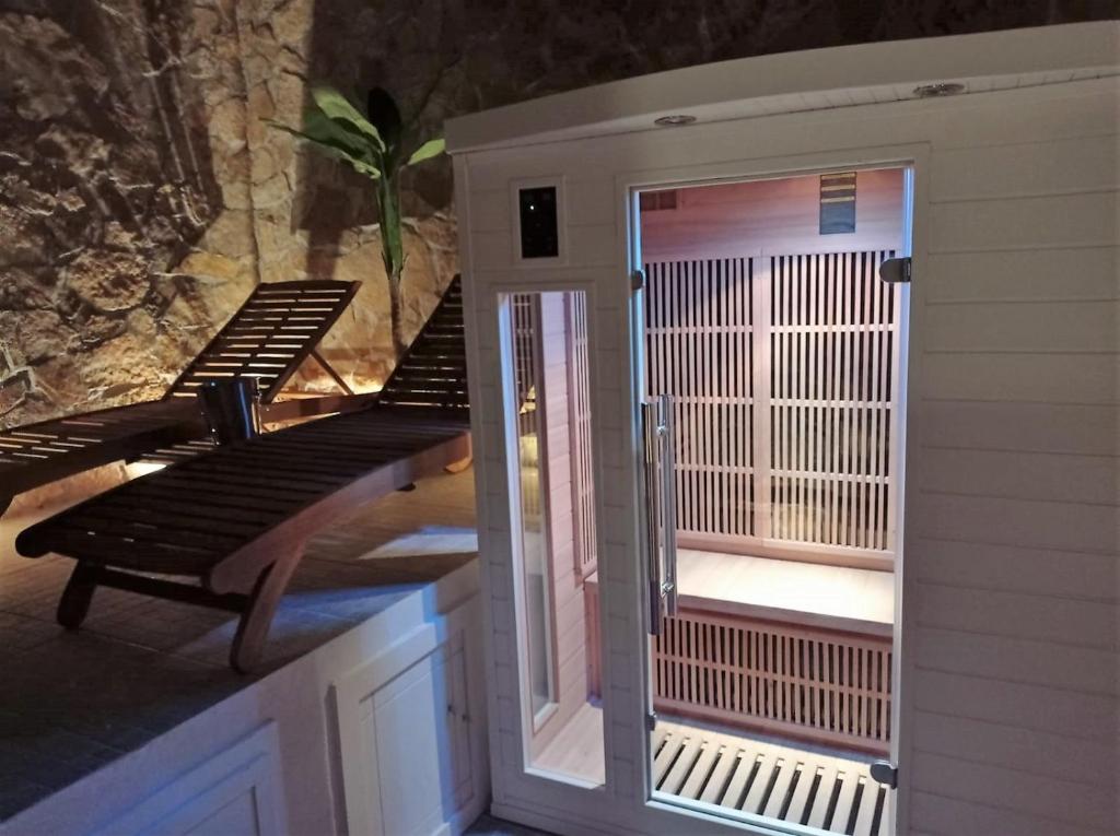 Fotografie z fotogalerie ubytování SPA SUITE SICILIA - Intera casa con spa privata Jacuzzi Sauna Bagno di Vapore ad uso illimitato v destinaci Rosolini