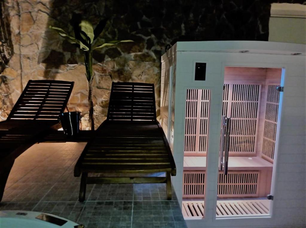 Fotografie z fotogalerie ubytování SPA SUITE SICILIA - Intera casa con spa privata Jacuzzi Sauna Bagno di Vapore ad uso illimitato v destinaci Rosolini