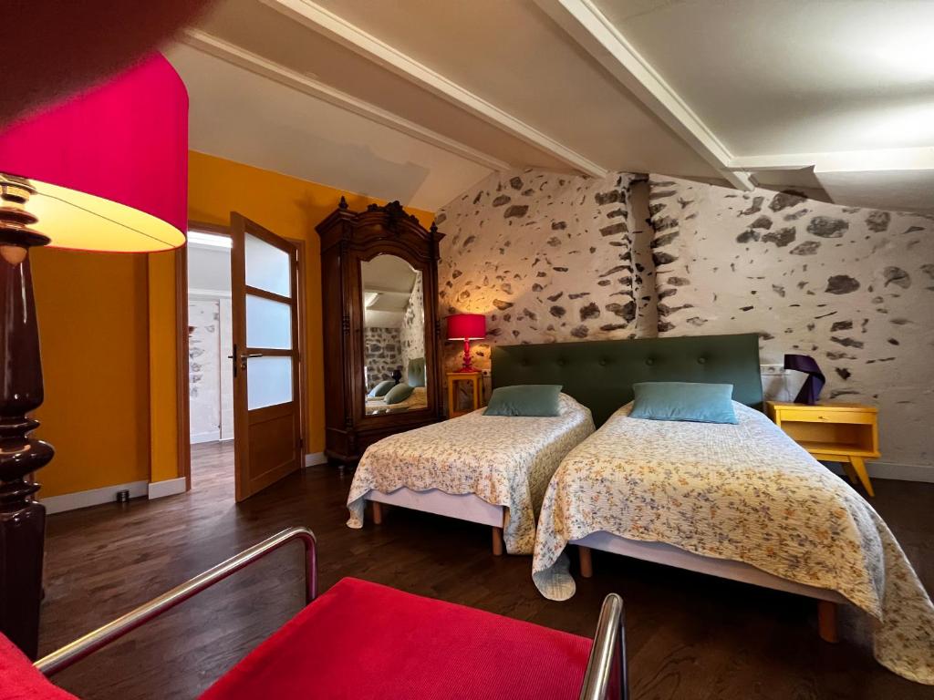Art et Création - Twin Room With Bathroom