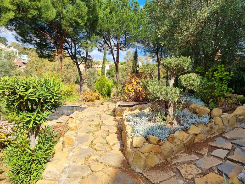 Apartment in Marbella, Eagles Village. La Quinta., Benahavís ...