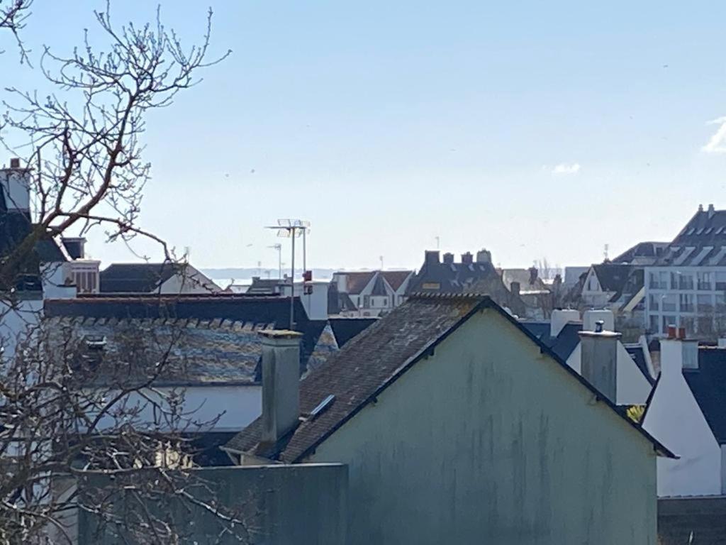 Nespecifikovaný výhled na destinaci Quiberon nebo výhled na město při pohledu z apartmánu