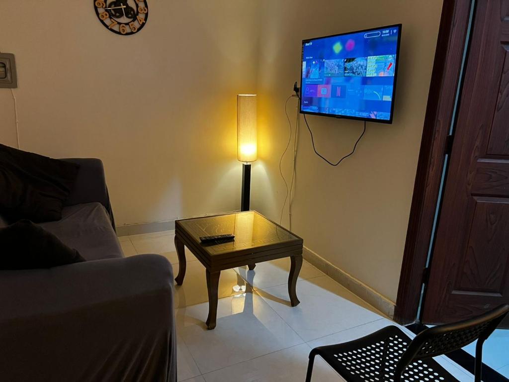 JoyUs Serviced Apartments E-11 - Apartment With Mountain View