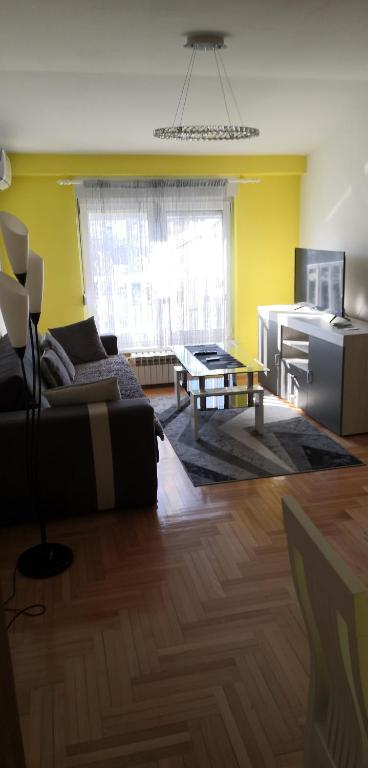 Milgor - One-Bedroom Apartment