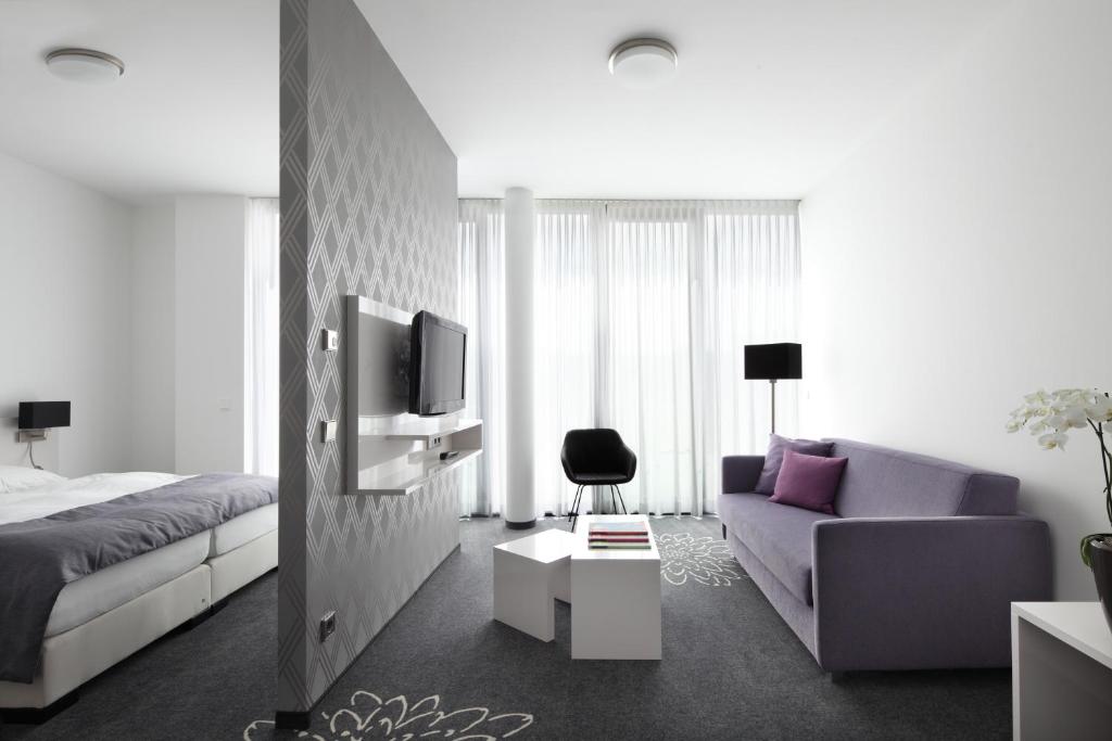 TV a/nebo společenská místnost v ubytování Hotel Otterbach