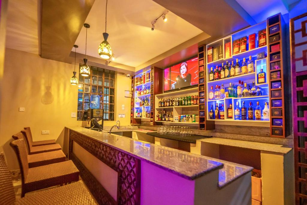 Lounge nebo bar v ubytování Kings Premier Inn