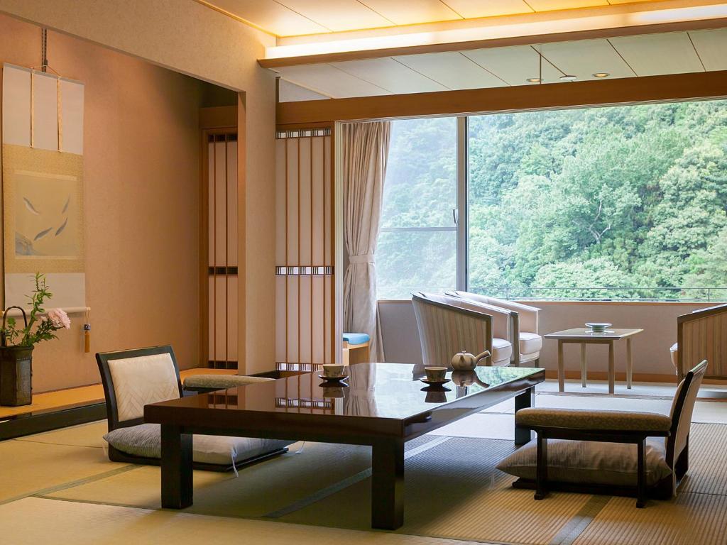 Posezení v ubytování Arima Onsen Gekkoen Korokan