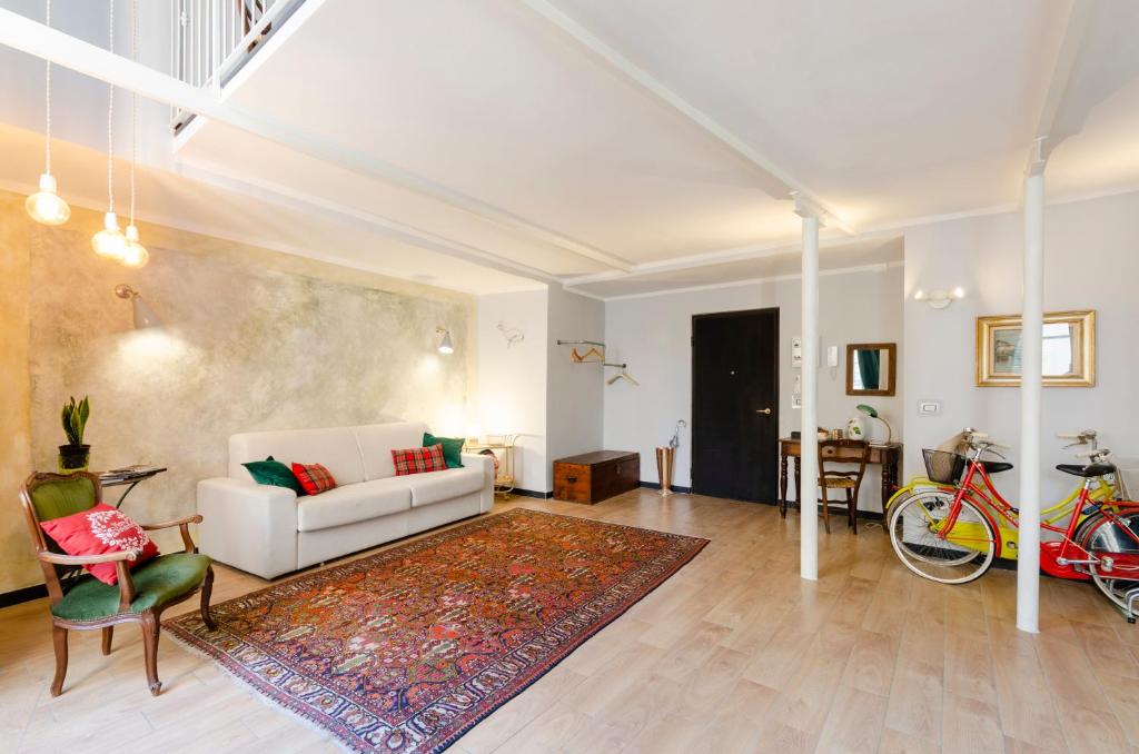 Posedenie v ubytovaní JOIVY Superb Flat Near Christopher Columbus' House