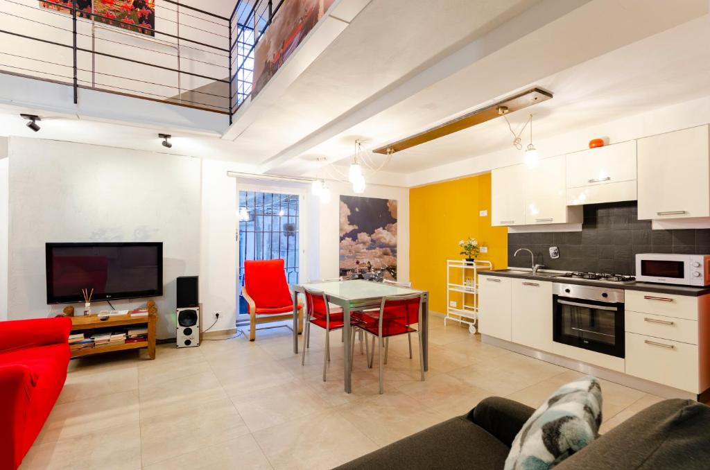 Fotografia z galérie ubytovania JOIVY Vibrant Open-Plan Apt for 6 in Historic Centre v Janove