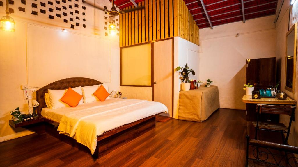 Saveda Farm & Cottages - King Room With Lake View