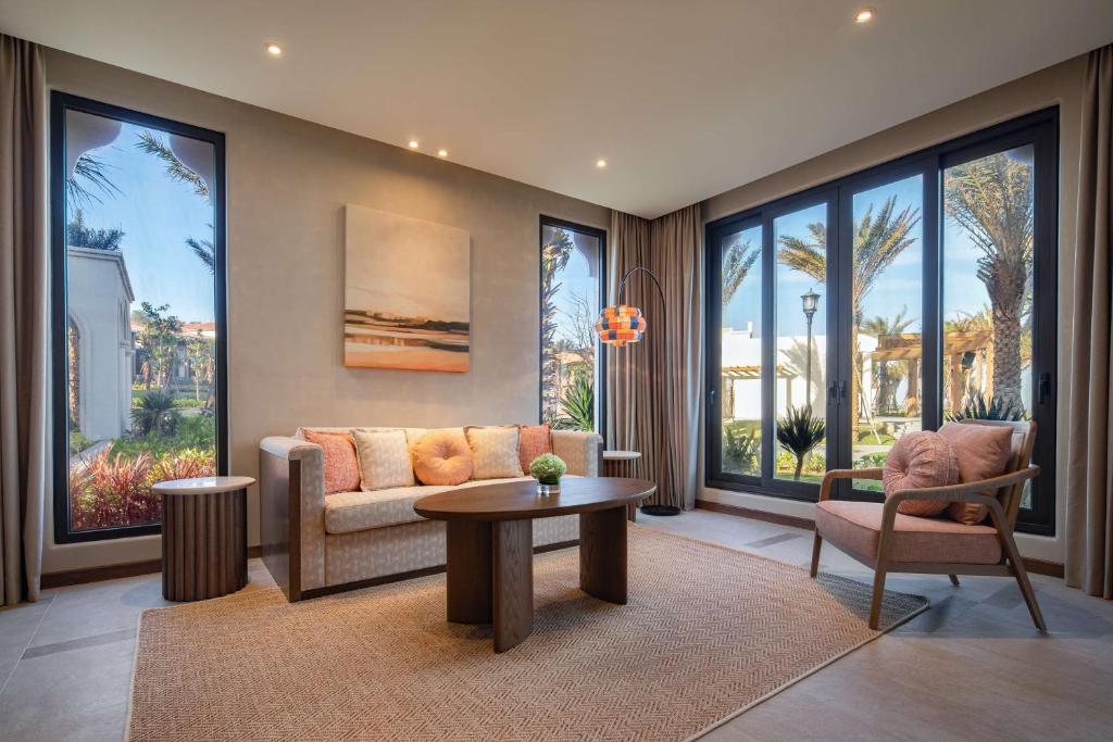 Khu vực ghế ngồi tại Radisson Resort Phan Thiet