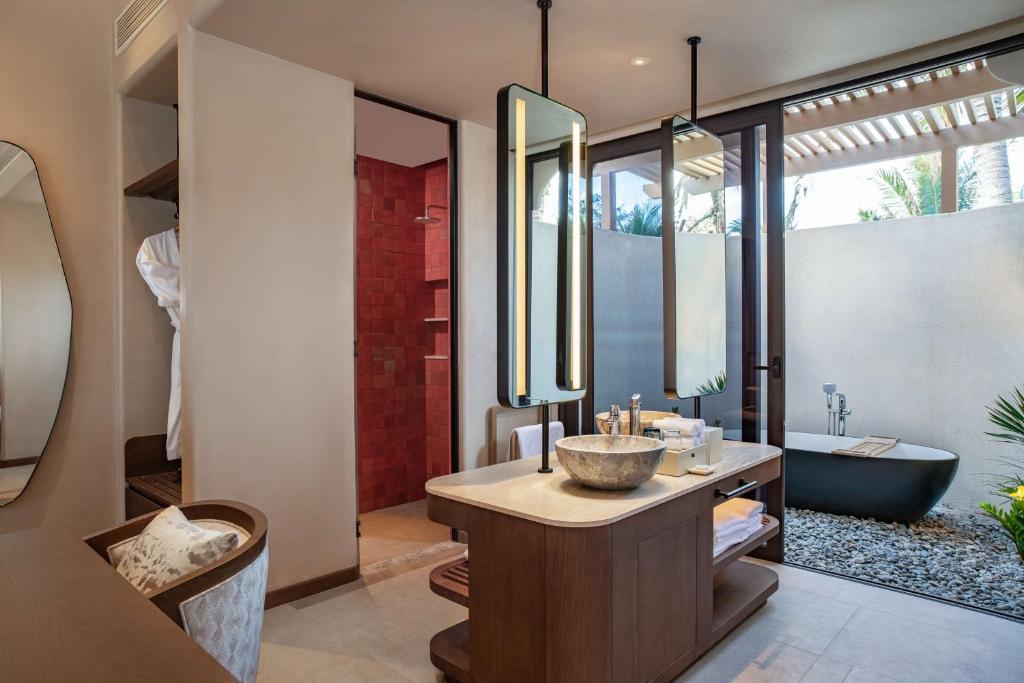 Phòng tắm tại Radisson Resort Phan Thiet