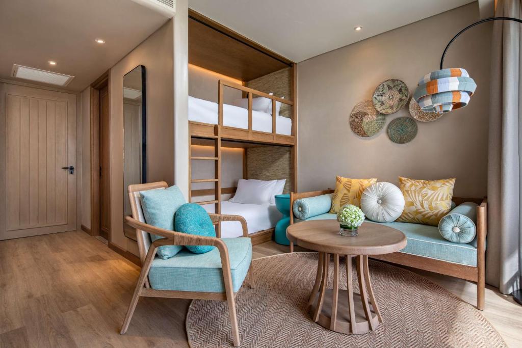 Khu vực ghế ngồi tại Radisson Resort Phan Thiet