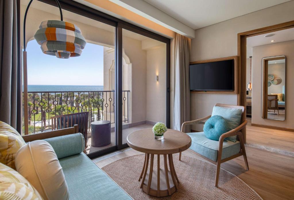 TV/trung tâm giải trí tại Radisson Resort Phan Thiet