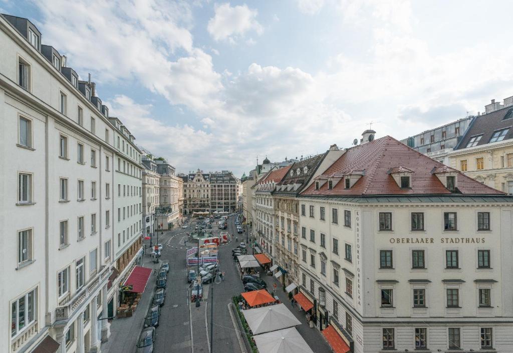 Nespecifikovaný výhled na destinaci Vídeň nebo výhled na město při pohledu z penzionu