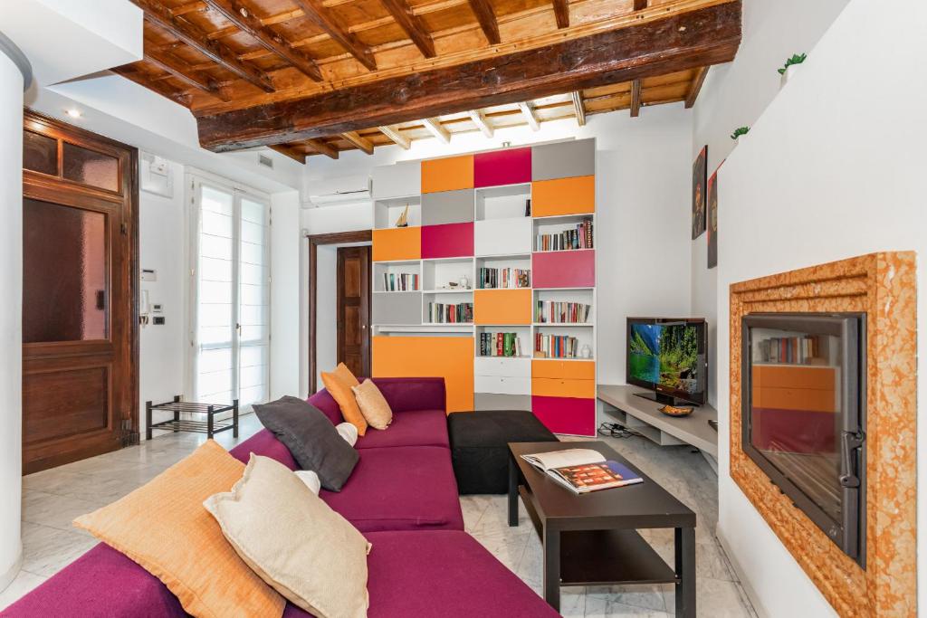Telewizja i/lub zestaw kina domowego w obiekcie Central Pop House vicino a Piazza San Carlo