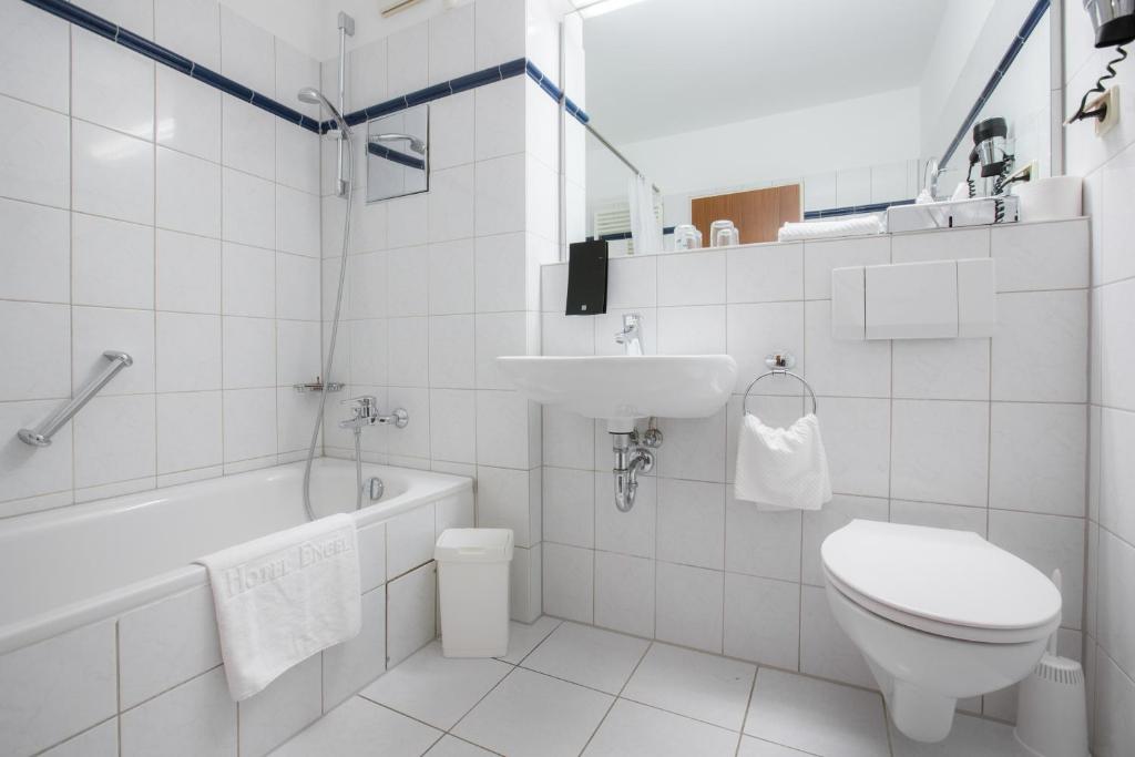 Koupelna v ubytování Hotel Engel