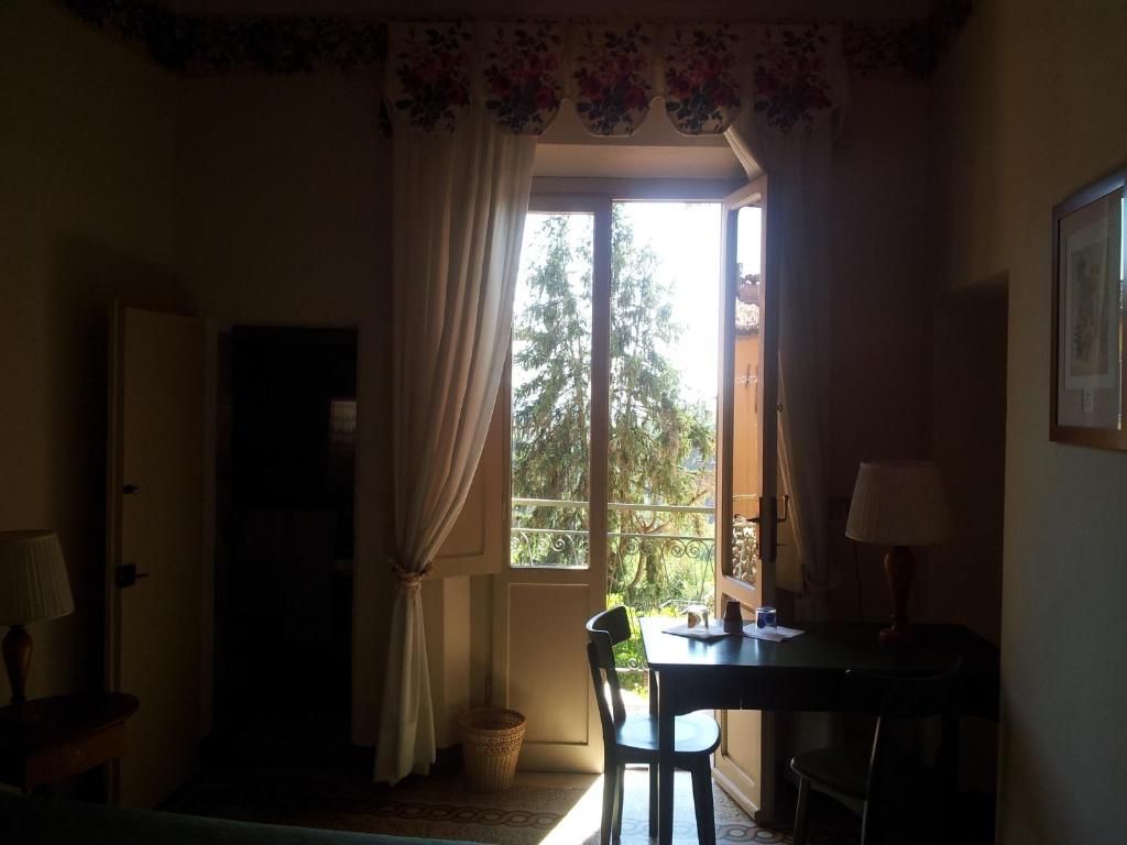 Soggiorno Dimora Del Grifo - Double Room With Shared Shower