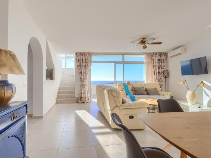 A television and/or entertainment centre at Duplex 506 Miraflores, fabulous terraces & views