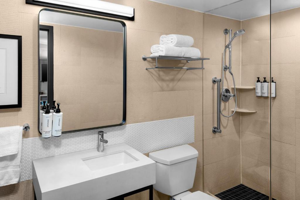 Un baño de voco Times Square South New York by IHG