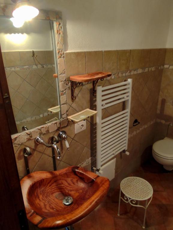 Koupelna v ubytování Agriturismo Le Faeta