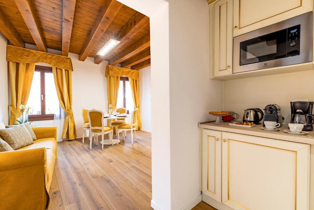 Laguna D'oro Luxury Apartments - 12