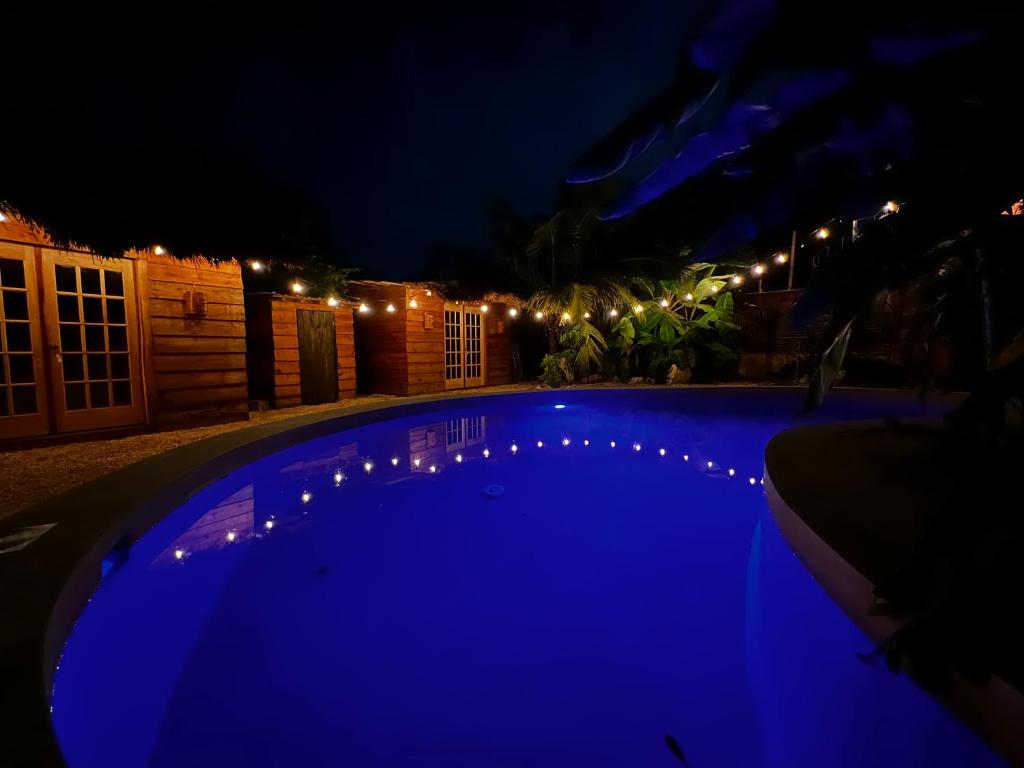 Bazén v ubytování Luhme Tulum Hostel - Free Bike & Free Cenote Access nebo v jeho okolí