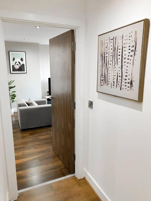 The Panda - Modern 2 Bedroom Apt in Manchester City Centre
