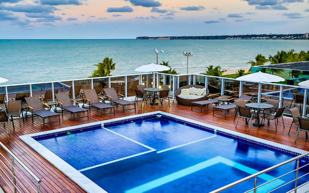 A piscina localizada em Laguna Praia Hotel ou nos arredores