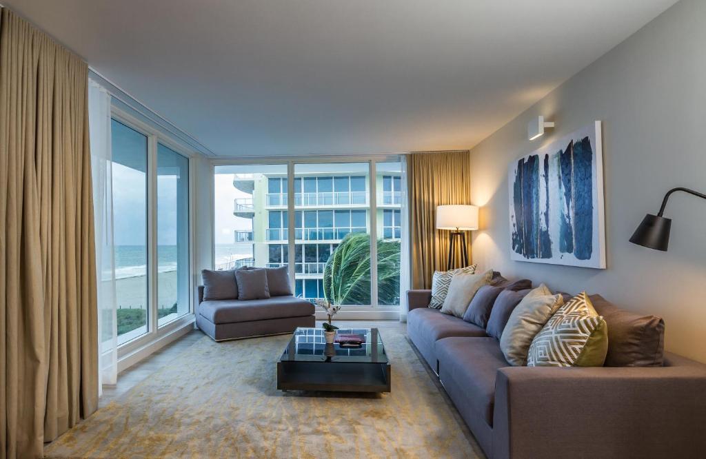 Posezení v ubytování B Ocean Resort Fort Lauderdale Beach