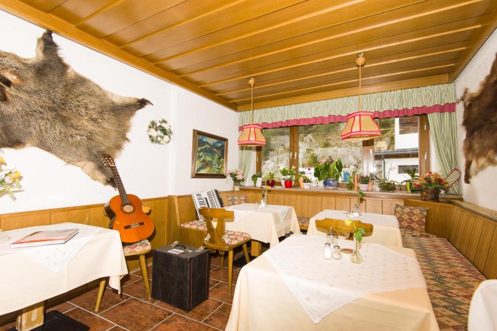 Posedenie v ubytovaní Gästehaus Helga