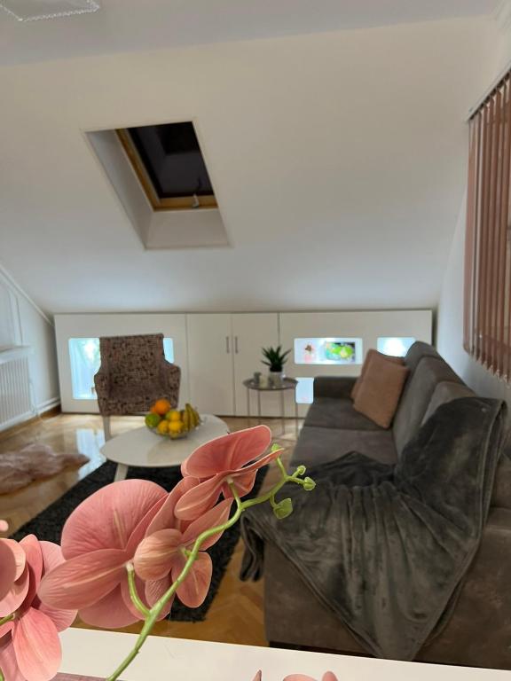 Prestige Apartment 3 - One-Bedroom Apartment