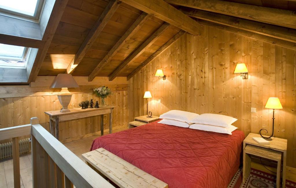 Postel nebo postele na pokoji v ubytování Best Western Chalet les Saytels