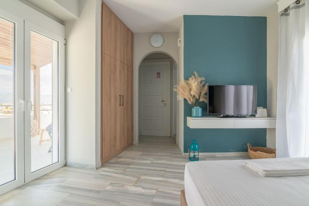 Posteľ alebo postele v izbe v ubytovaní Penthouse Studio in Centre with SeaView