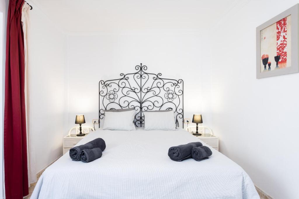 Posteľ alebo postele v izbe v ubytovaní ALCALA Perfect Stay by Sunkeyrents