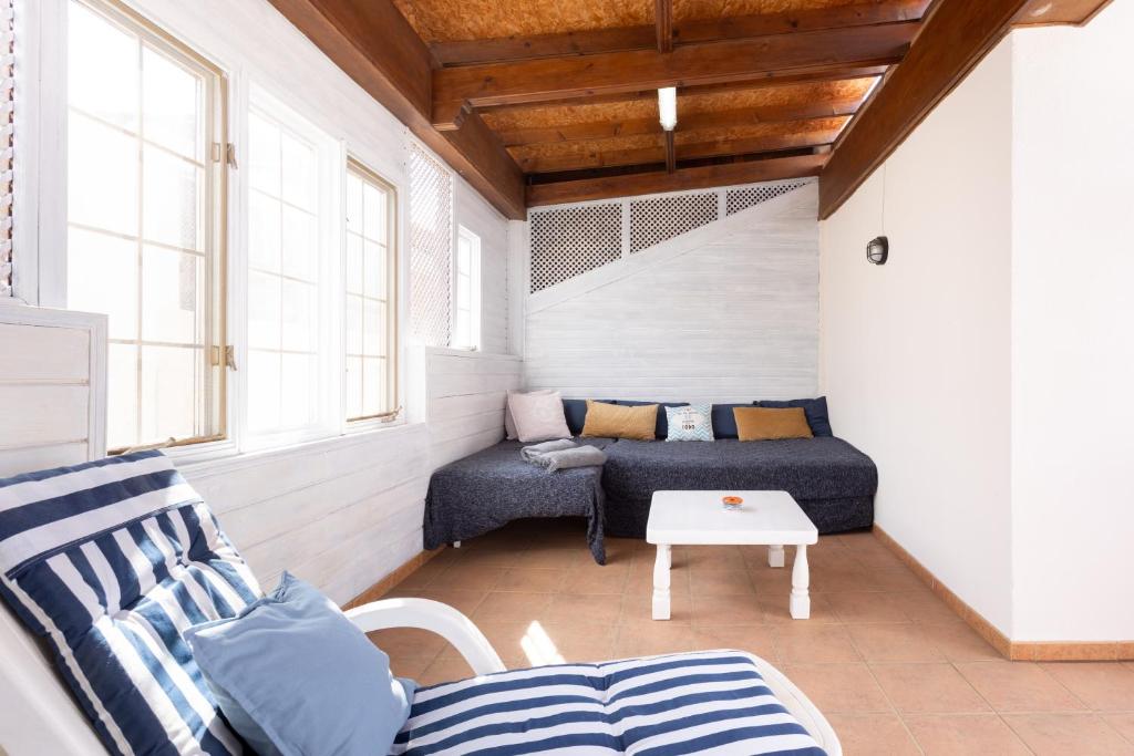 Posedenie v ubytovaní ALCALA Perfect Stay by Sunkeyrents