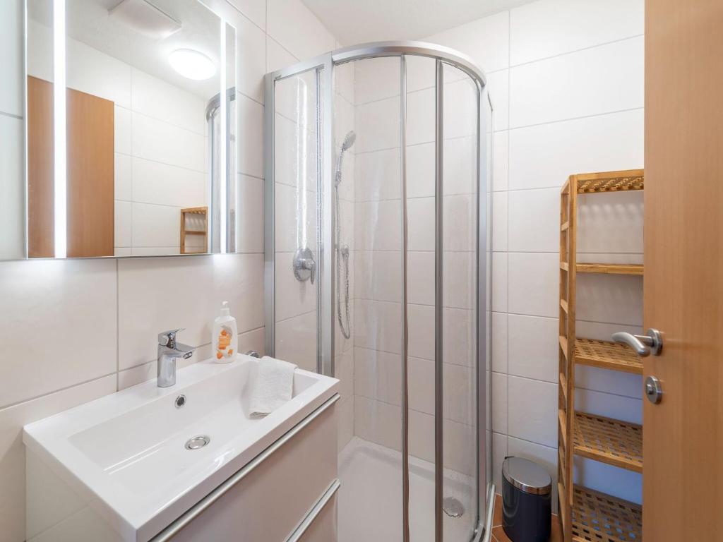 A bathroom at Beautiful two-room apartment in Hollersbach