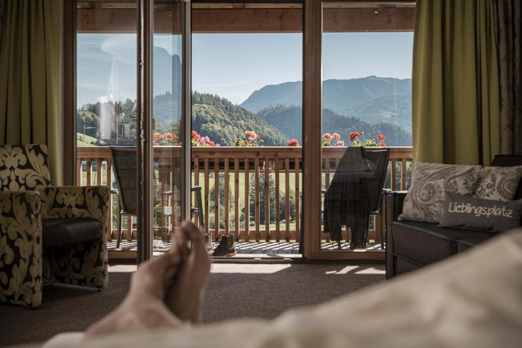 Nespecifikovaný výhled na hory nebo výhled na hory při pohledu z hotelu