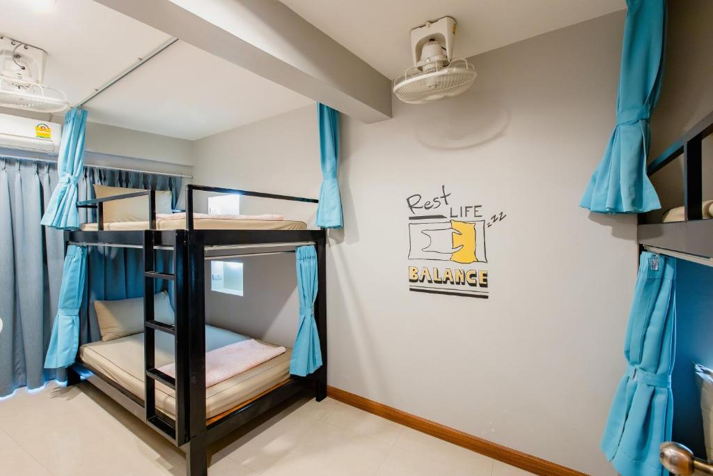 Postel nebo postele na pokoji v ubytování Restiny Hostel