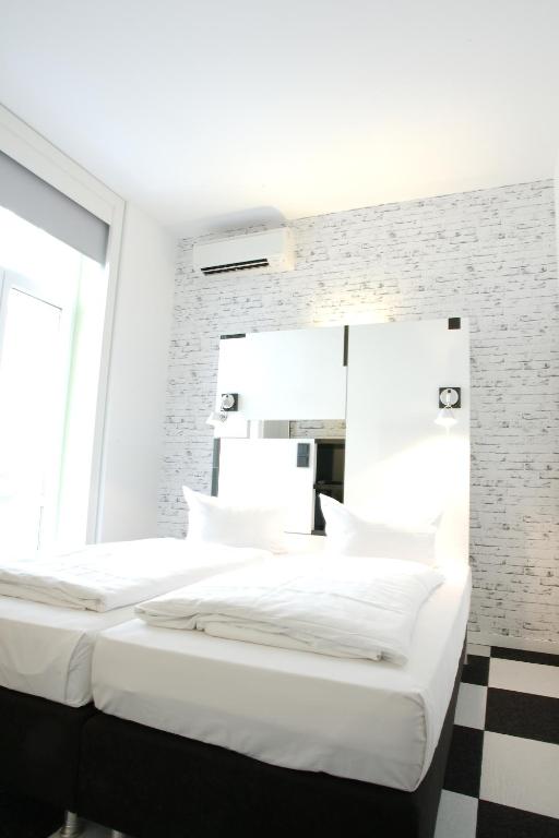 Hotel Cristall - Frankfurt City - Resim 39