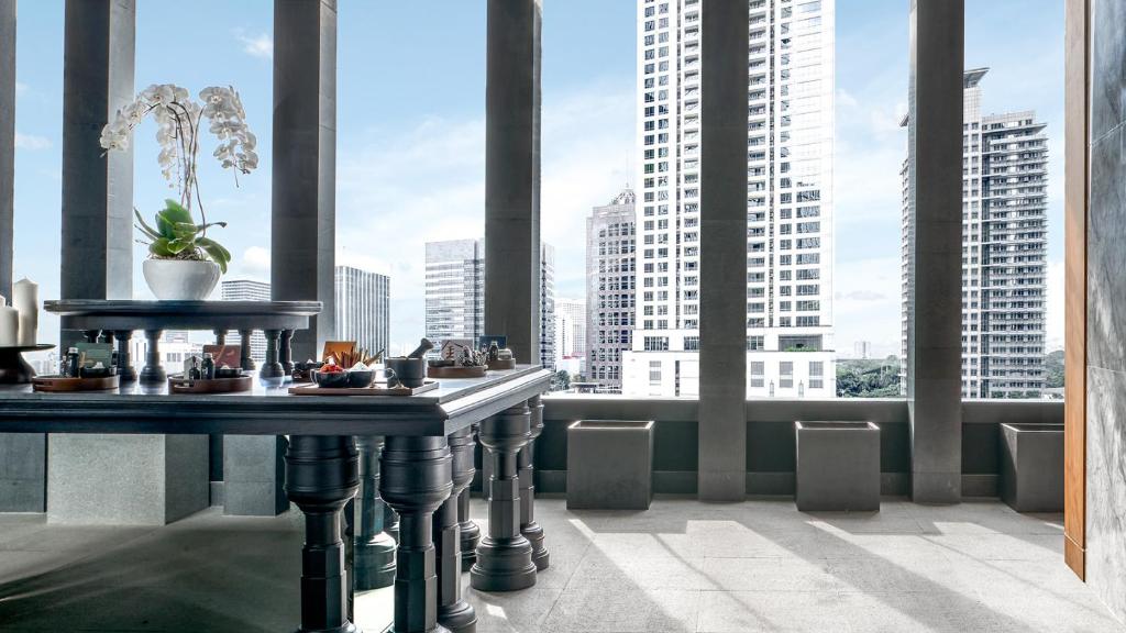 Balkón nebo terasa v ubytování The Langham, Jakarta